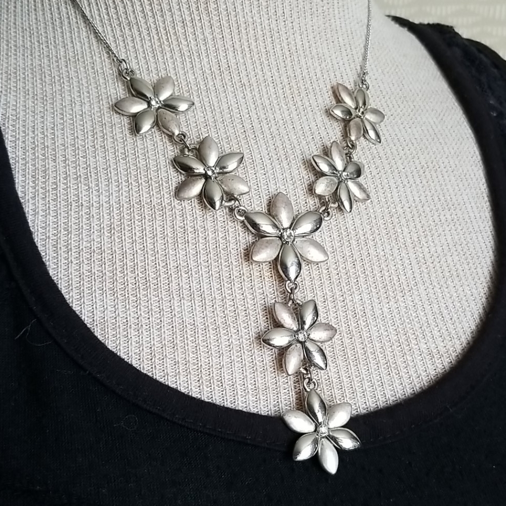 Metal Flower Necklace